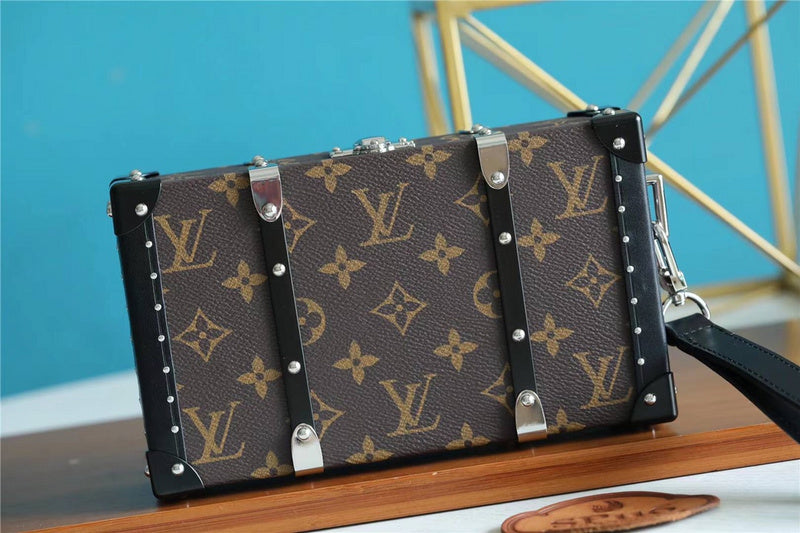 Franco Shops - Louis Vuittons  - 10172