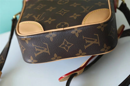 Franco Shops - Louis Vuittons  - 9902
