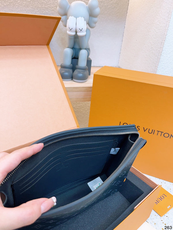 Franco Shops - Louis Vuittons  - 14969
