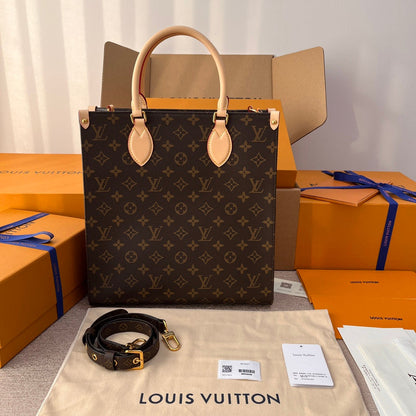 Franco Shops - Louis Vuittons  - 15835