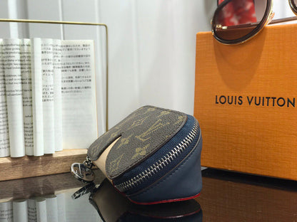Franco Shops - Louis Vuittons  - 9306