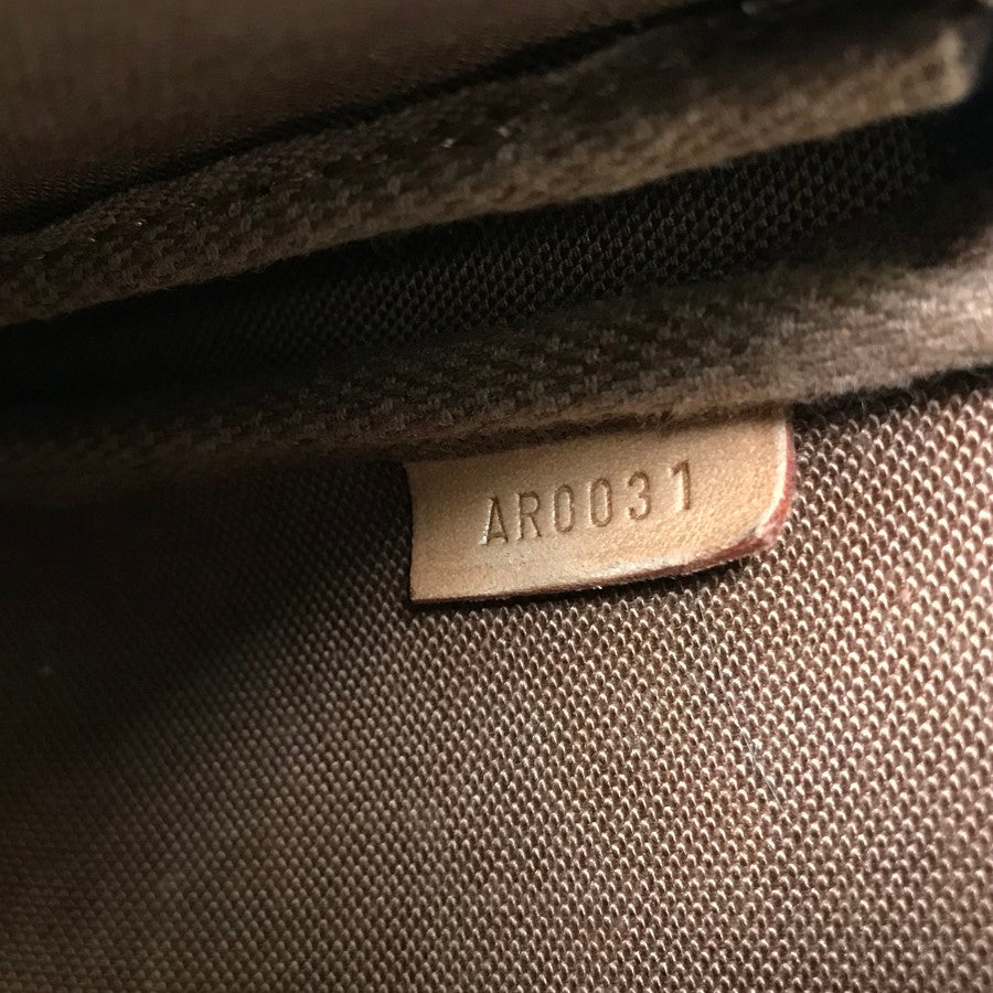 LOUIS VUITTON Pouch