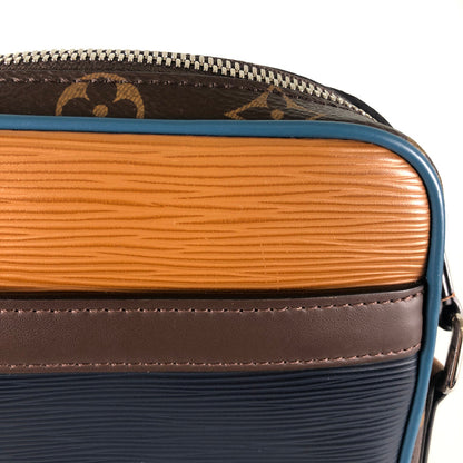 LOUIS VUITTON Shoulder Bag