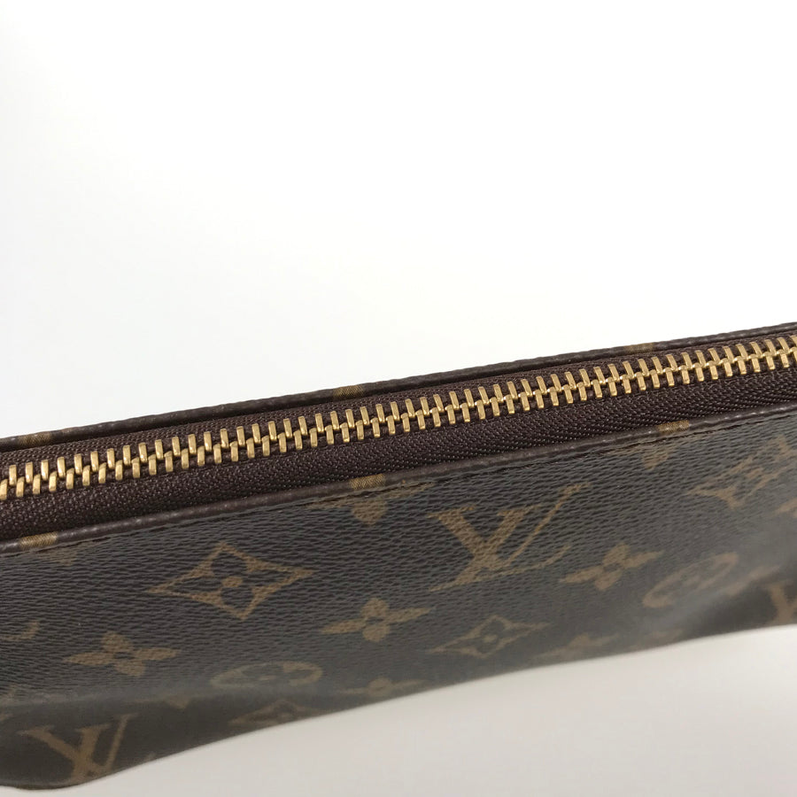 LOUIS VUITTON Monogram Pochette Accessoires M51980 Pouch