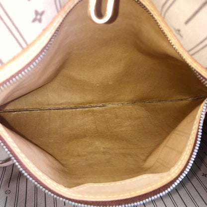LOUIS VUITTON Monogram Neverfull GM Tote Bag
