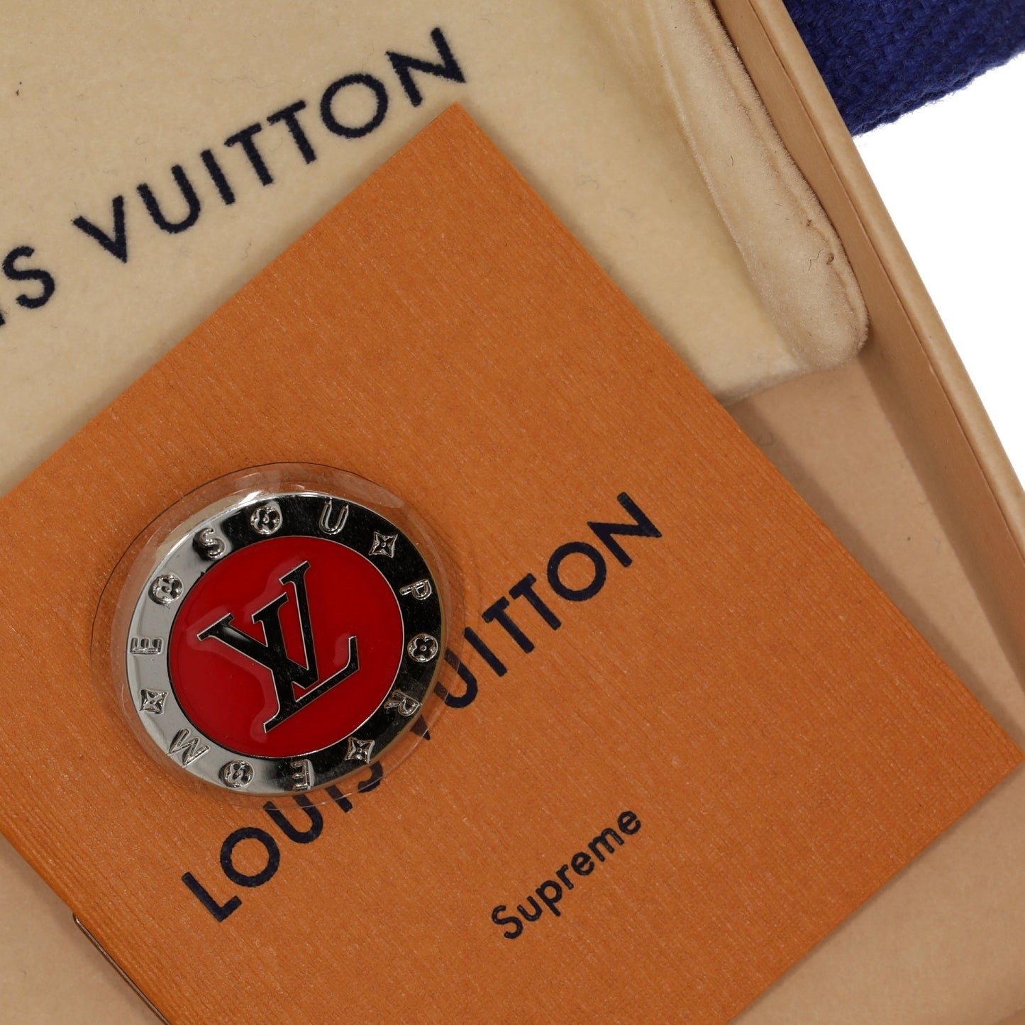 LOUIS VUITTON X SUPREME X Supreme Brooch in Multicolor Steel