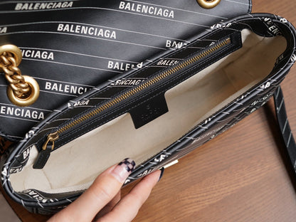 BOLSA GUCCI MARMONT PEQUENA 26