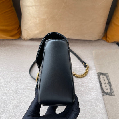 BOLSA GUCCI MARMONT PEQUENA 26