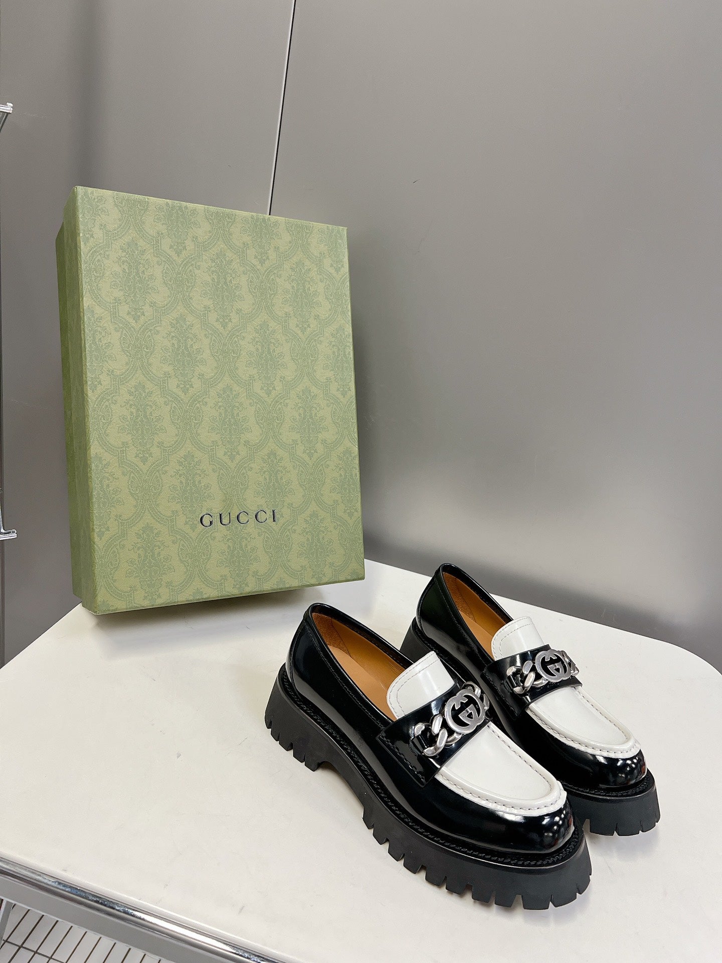 MOCASSIM GUCCI 2023 TRATORADO