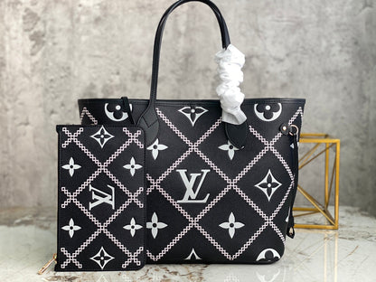 Louis Vuitton Neverfull MM Bag