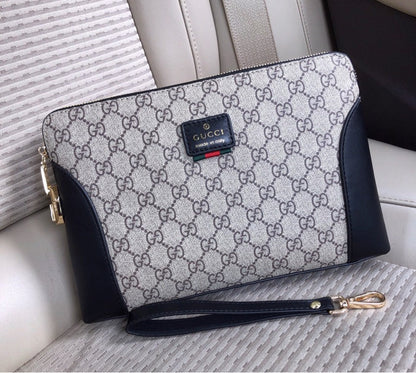 Gucci clutch/ wristlet