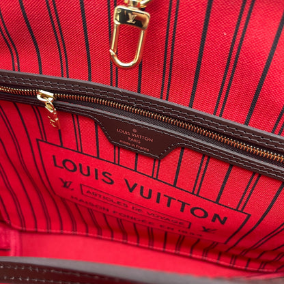 Handbag Luxury Designer By Louis Vuitton  Size: MM