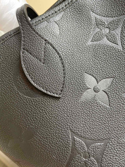 Louis Vuitton Neverfull MM Tote Bag