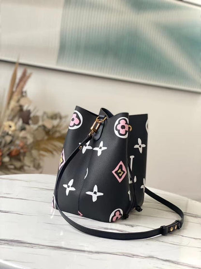 Louis Vuitton NeoNoe MM Bag