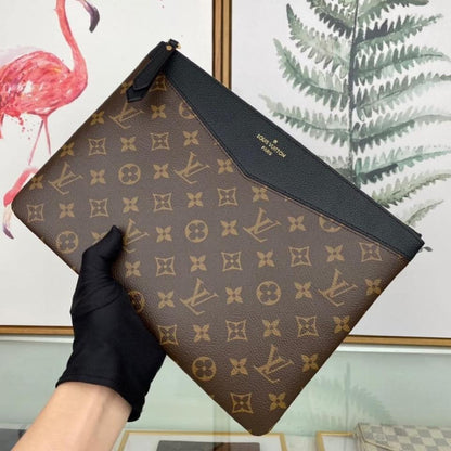 Louis Vuitton Daily Pouch