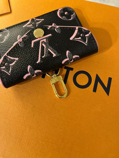 LOUIS VUITTON 2022 Felicie Strap & Go Crossbody Bag In Black