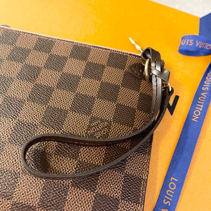 LOUIS VUITTON Damier Ebene Neverfull MM Pochette Wristlet Pouch In Rose Ballerine