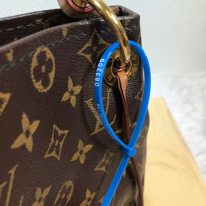 Handbag Designer By Louis Vuitton  Size: Large