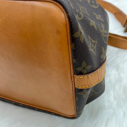 Handbag Luxury Designer By Louis Vuitton  Size: Medium