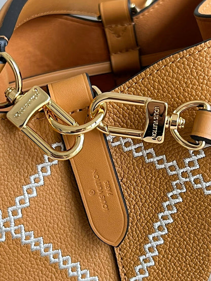 Louis Vuitton NeoNoe MM Bag