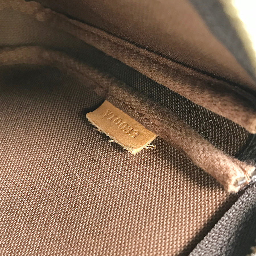 LOUIS VUITTON Pouch