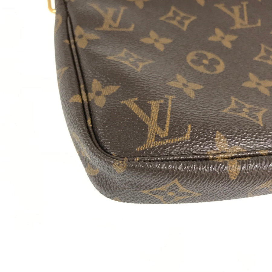 LOUIS VUITTON Pouch