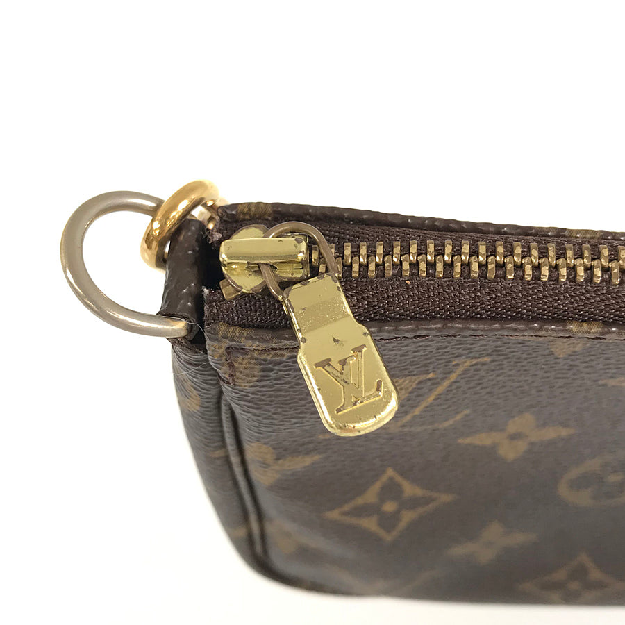 LOUIS VUITTON Pouch