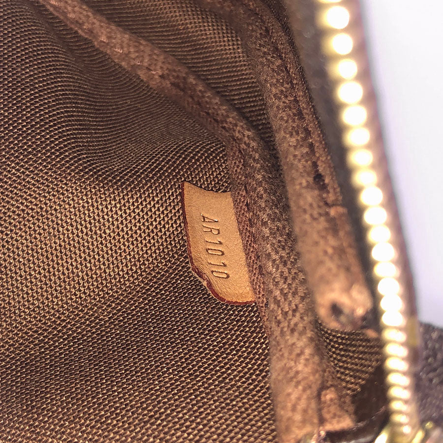 LOUIS VUITTON Pouch