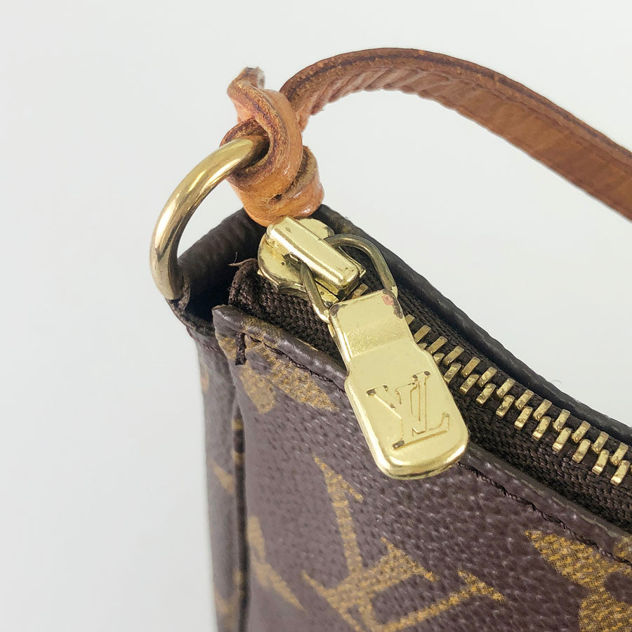 LOUIS VUITTON Pouch