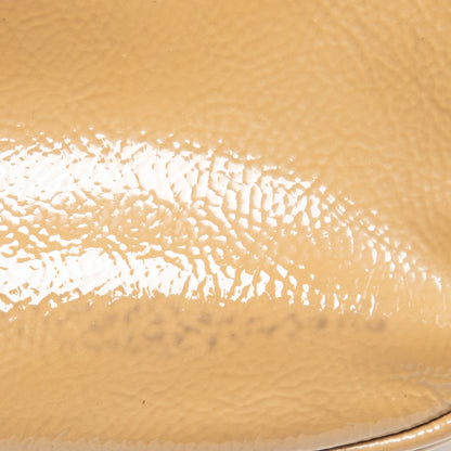 Gucci Beige Patent Leather Soho Flap Shoulder Bag