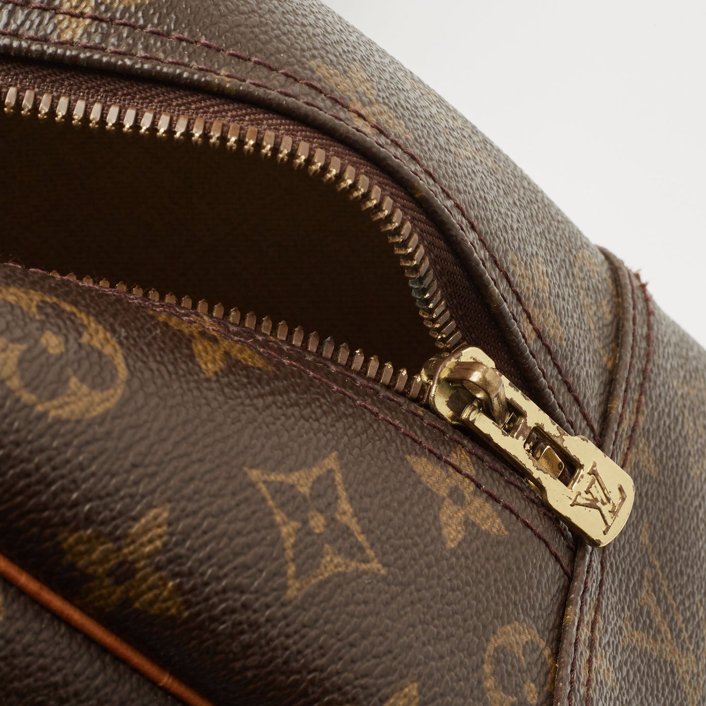 LOUIS VUITTON Monogram Canvas Deauville Bag
