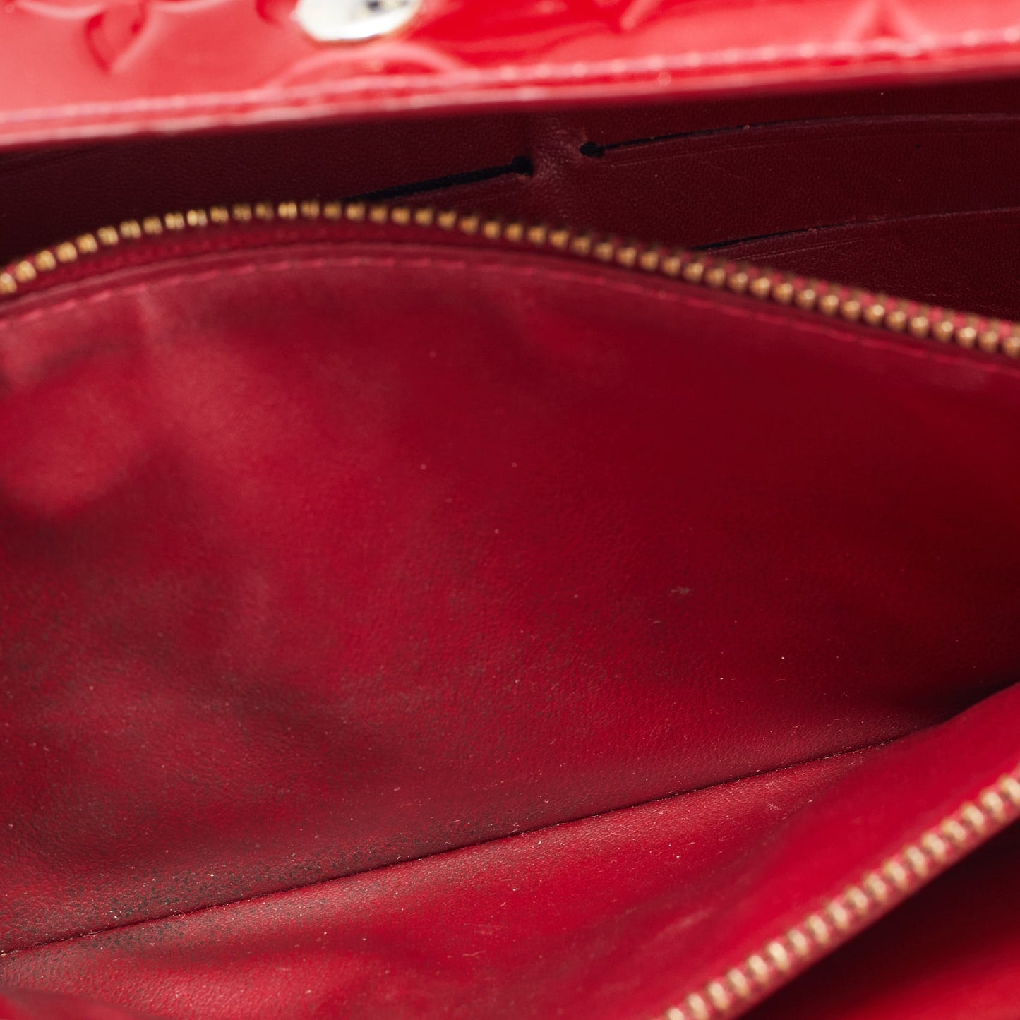 LOUIS VUITTON Pomme D'amour Monogram Vernis Sarah Wallet