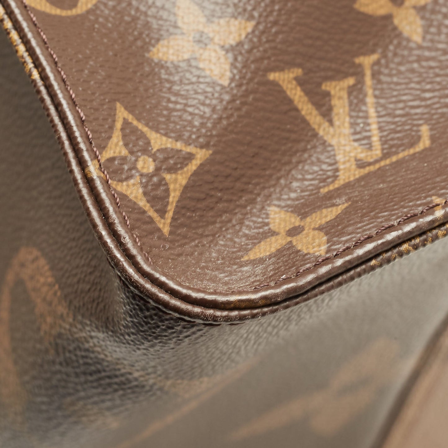 LOUIS VUITTON Monogram Reverse Giant Canvas OnTheGo GM Bag
