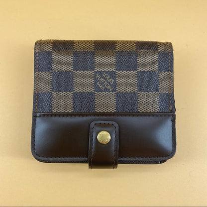 LOUIS VUITTON damier wallet