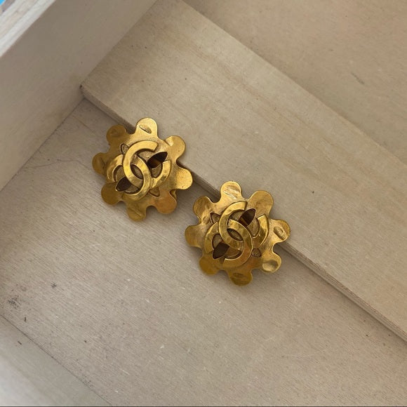 CHANEL VINTAGE snowflake earrings
