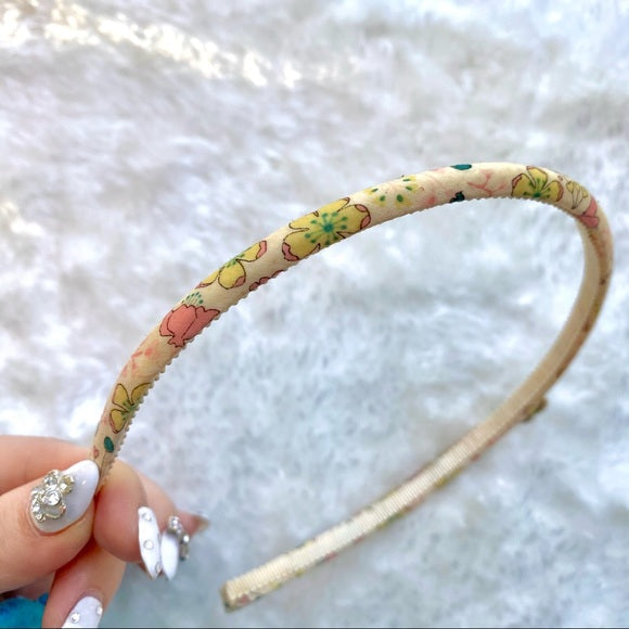 CHANEL Camellia hair band