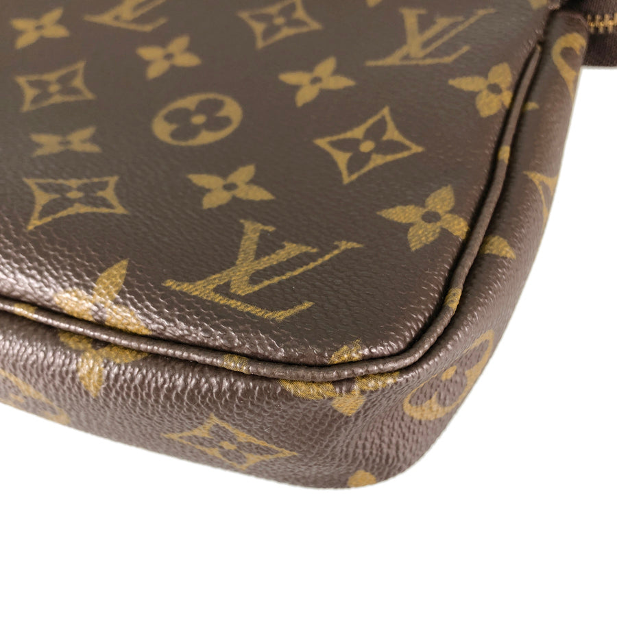 LOUIS VUITTON Monogram Pochette Accessoires Pouch