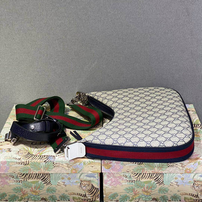Gucci Attache small shoulder bag Beige and blue GG Supreme canvas