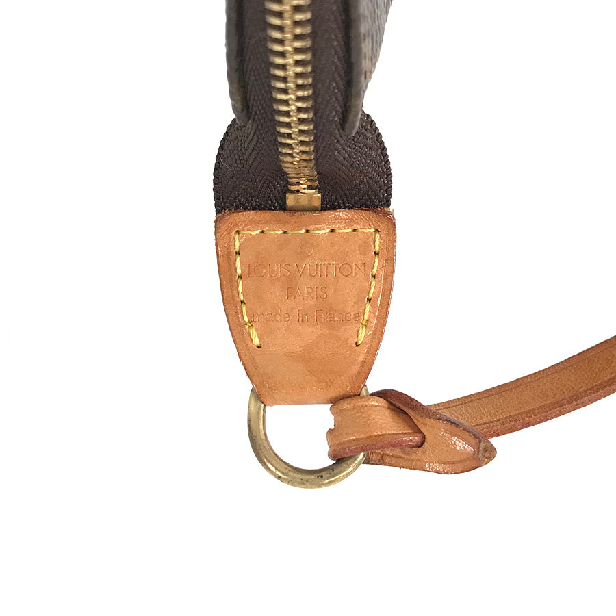 LOUIS VUITTON Pouch