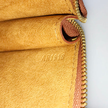 LOUIS VUITTON Pouch
