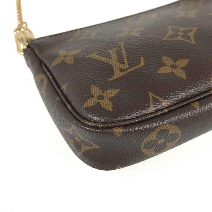 LOUIS VUITTON Monogram Mini Pochette Accessoires Pouch