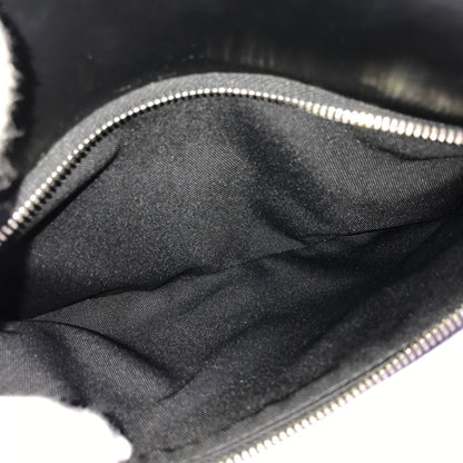 LOUIS VUITTON Shoulder Bag