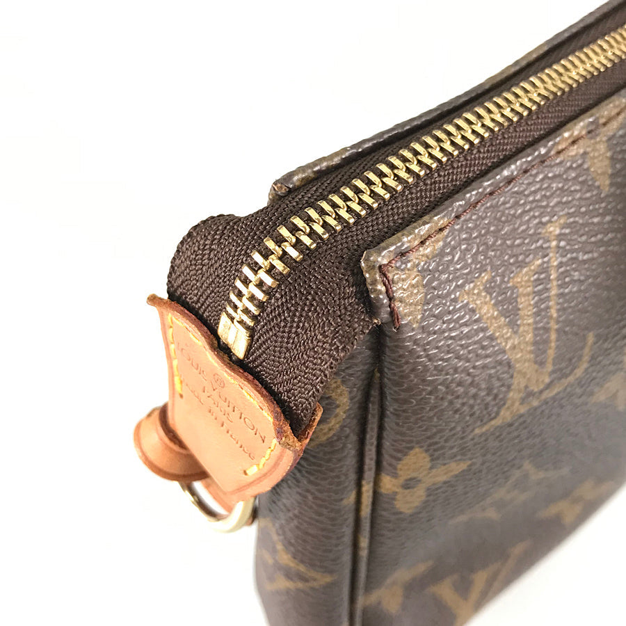 LOUIS VUITTON Pouch