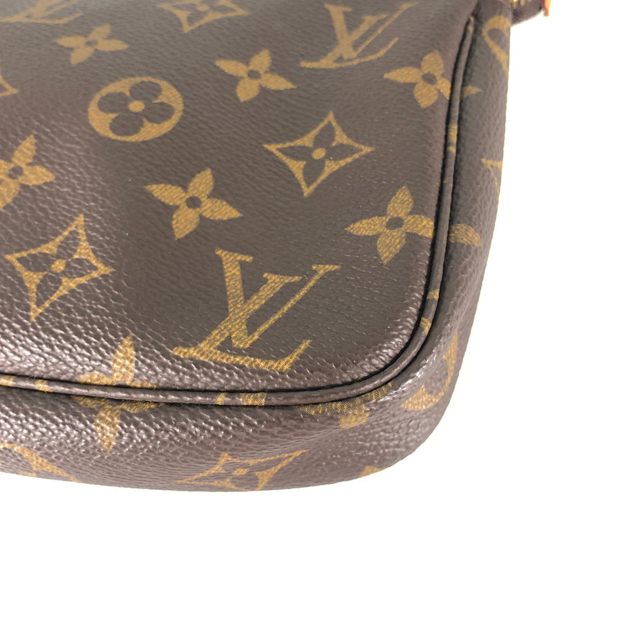 LOUIS VUITTON Monogram Pochette Accessoires M51980 Pouch