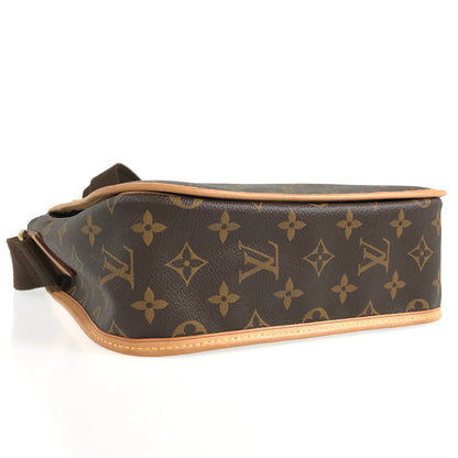 LOUIS VUITTON Messenger bag