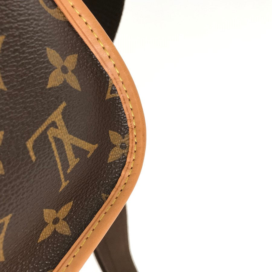 LOUIS VUITTON Messenger bag