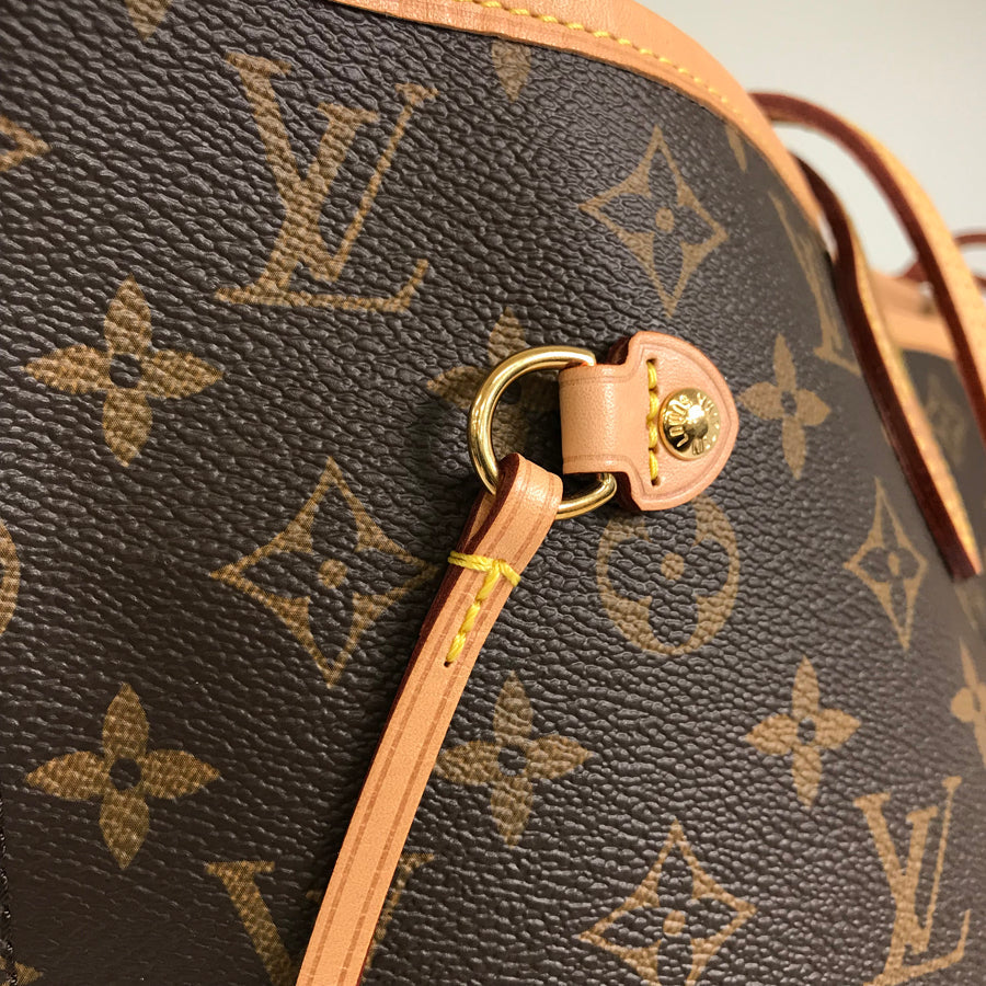 LOUIS VUITTON Monogram Neverfull MM Tote Bag