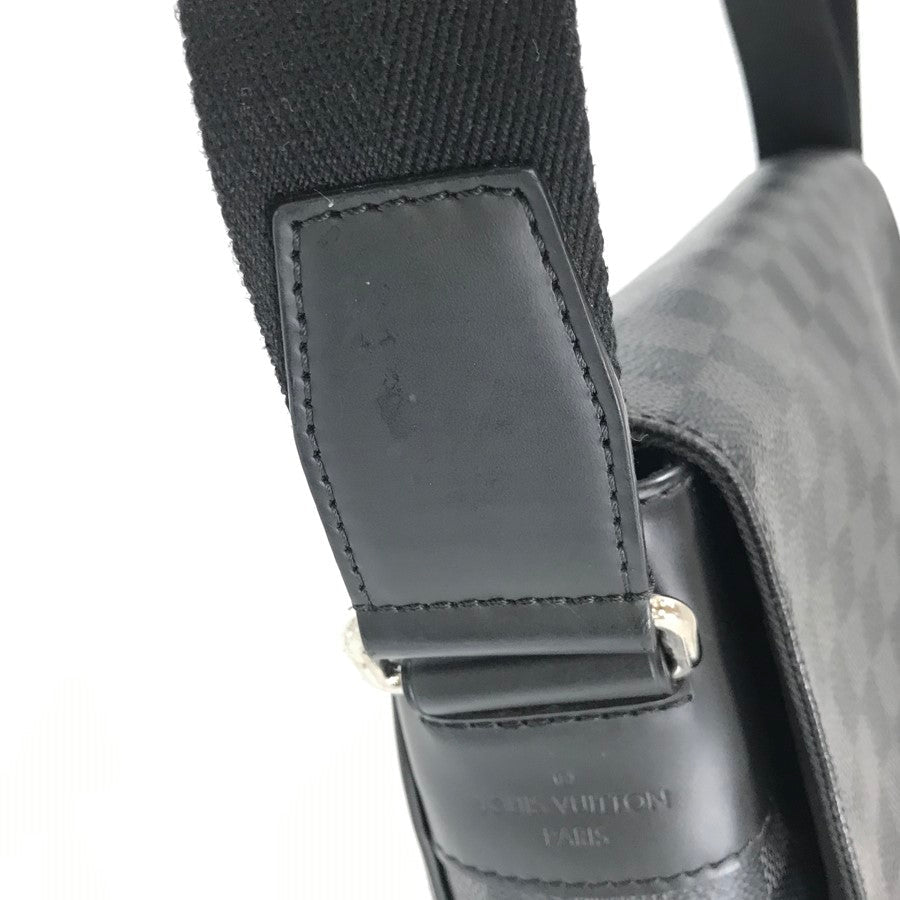 LOUIS VUITTON Messenger bag