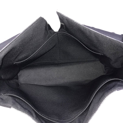 LOUIS VUITTON Messenger bag