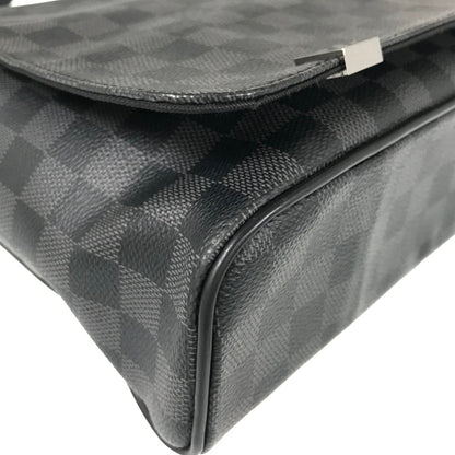 LOUIS VUITTON Messenger bag